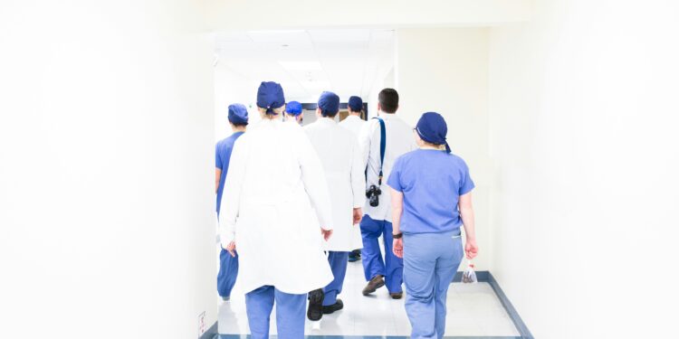 Dall’eterogeneità regionale alla standardizzazione PNRR: un’analisi del “locus organizzativo” nell’integrazione sociosanitaria italiana